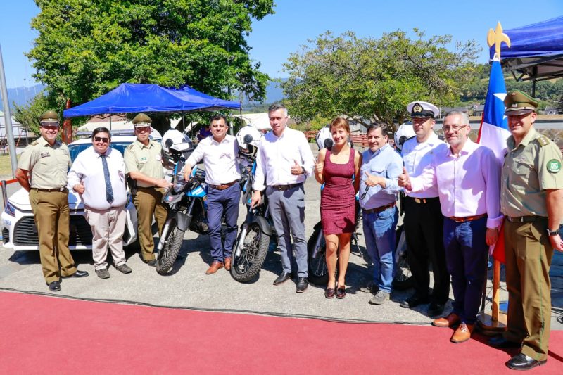 Municipalidad de Panguipulli presenta 4 motos y un auto sedán para fortalecer Seguridad Ciudadana comunal