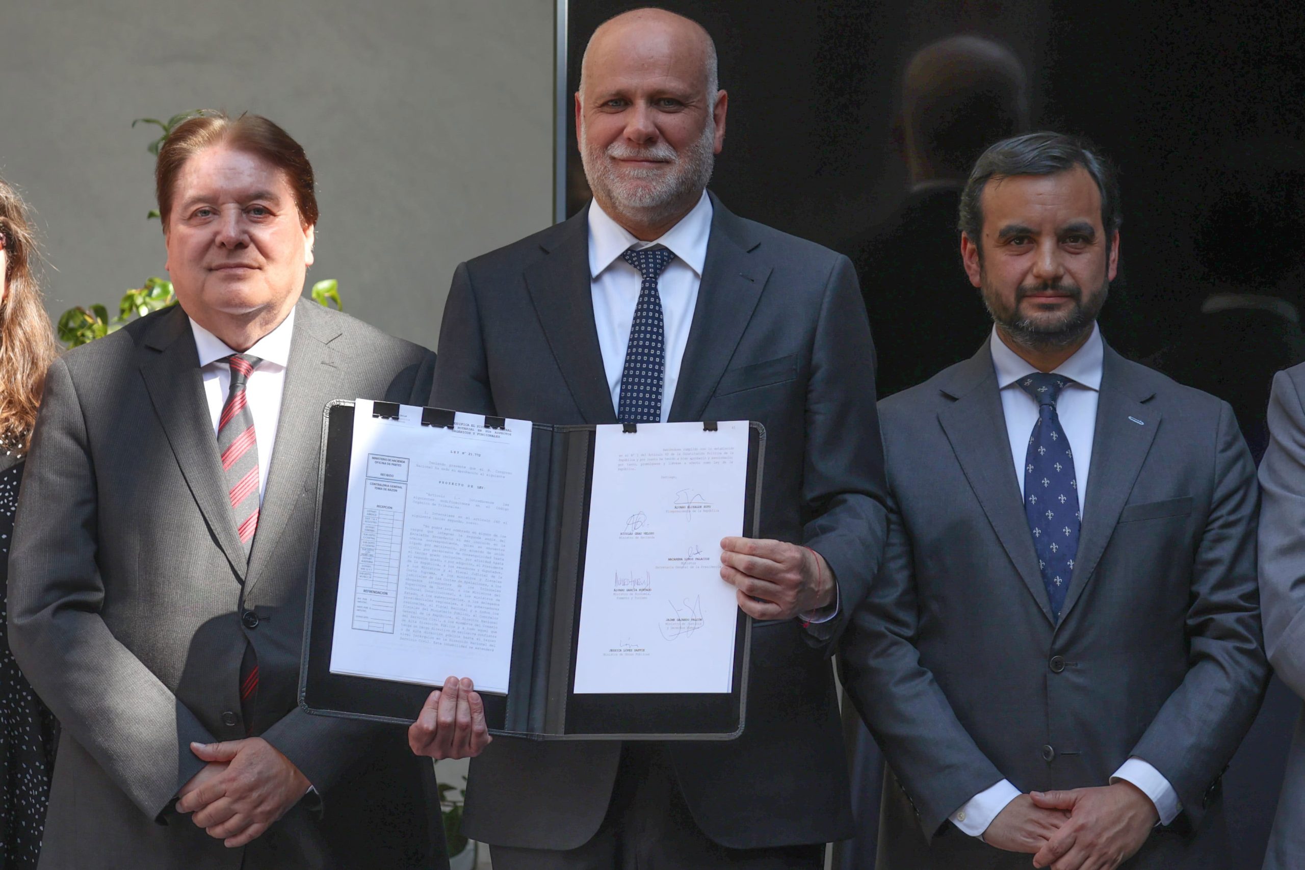 Gobierno promulga reforma al sistema notarial: Fin a los cargos vitalicios y avance hacia la modernización